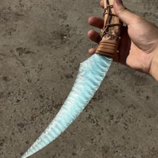 A Beautiful Lake Blue Cat’s Eye Knife