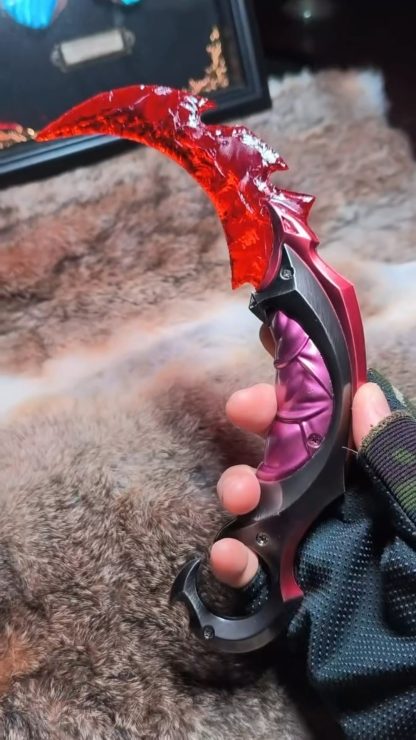 Red Glass Fantasy Claw Knife