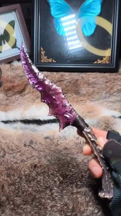 鹿角ハンドルのパープルガラス・ファンタジーナイフ